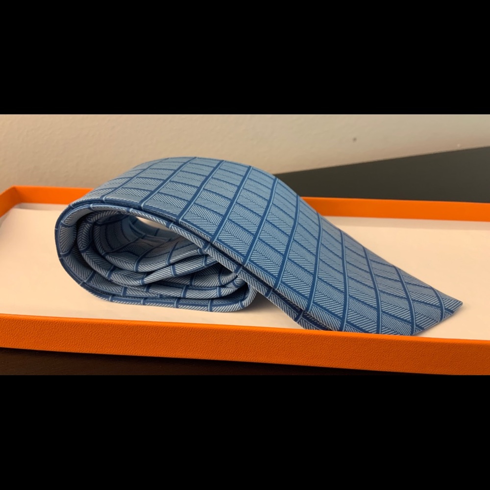 Genuine Hermes 666 OA Blue Herringbone Tie